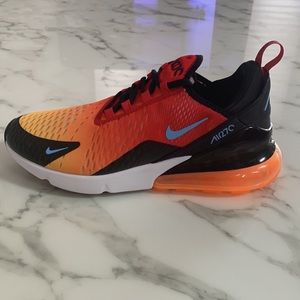 NIKE AIR MAX 270
Men – University Red/University Gold